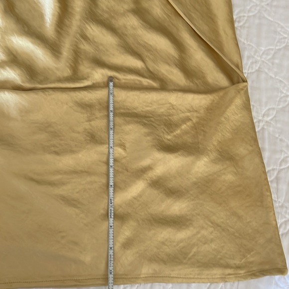 Bubbles and Lace metallic gold tank top - Picture 7 of 7